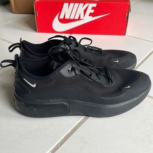 Black Nike AirMax